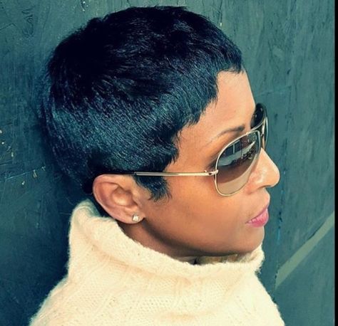 Pixie cut Jet Black Short Hair, 4b Hairstyles, Diva Hairstyles, Hair Muse, Slick Hair, Short Relaxed Hairstyles, Cut Life, Short Hair Black, Short Hair Pixie Cuts