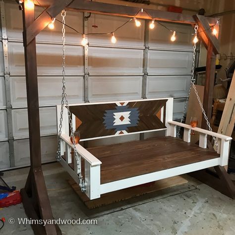 Diy Swinging Daybed, Swinging Bench Outdoor, Day Bed Swings Outdoor, Swinging Bench Diy, Diy Swinging Bench, Bed Swings Outdoor Diy, Ag Mech Projects Wood, Diy Day Bed, Swing Bed Porch