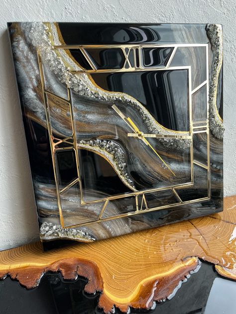 Geode Clock, Geode Epoxy, Diy Resin Wall Art, Black Gold Wall, Resin Art Canvas, Clock Resin, Epoxy Wall, Resin Square, Resin And Wood Diy