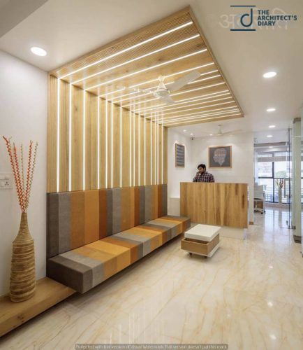 Story of minimalistic and simplistic office interiors where customized entities behave like individuals. Lobby Seating Design, Waiting Area Design, Simple Ceiling, Simple Ceiling Design, Kedokteran Gigi, Lobby Seating, Seating Design, Commercial And Office Architecture, Office Lobby