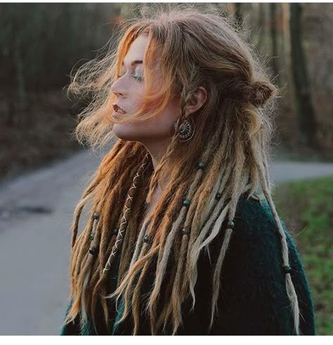 Dreadlocks On Straight Hair, Partial Dreads, Dreadlocks Girl, Beautiful Dreadlocks, Hippie Hair, Synthetic Dreads, Dread Hairstyles, Dreadlock Hairstyles, Hair Wraps