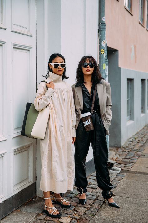 Cool girl chic at #CopenhagenFashionWeek Copenhagen Fashion Week Street Style, Copenhagen Street Style, Copenhagen Fashion, Fashion Forecasting, B Fashion, Copenhagen Style, Copenhagen Fashion Week, The Best Street Style, Best Street Style