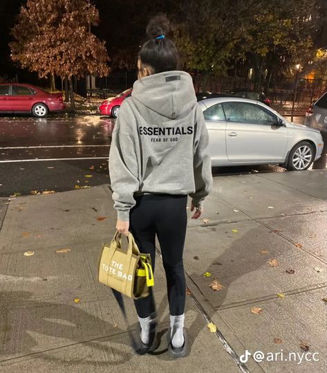 Leggings And Hoodies Outfits, Oversized Essentials Hoodie Outfit, Outfit Ideas With Essentials Hoodie, Gray Hoodie Outfit Black Woman, Outfit Ideas Essentials Hoodie, Vapor Max Outfit Women Ideas, Oatmeal Essentials Hoodie Outfit, Essentials Hoodie Outfit Grey, Leggings And Hoodie Outfit Casual