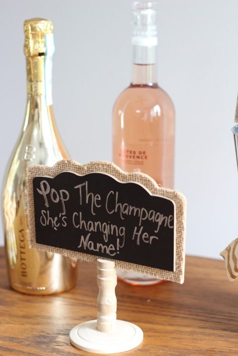 Engagement Party Ideas Cheap, Engagement Celebration Ideas, Champagne Engagement Party, Hen Ideas, Engagement Party Diy, Hen Party Ideas, Engagement Party Decor, Engagement Party Planning, Decor Engagement