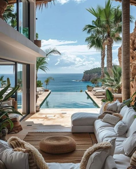 Malibu Home Aesthetic, Malibu Beach House Interiors, Dream Beach Houses Luxury, Malibu Beach House, Beach House Interior Design, Permanent Vacation, Gorgeous Hairstyles, The World Of Interiors, Dream Beach Houses