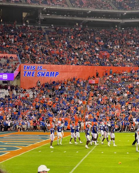 this was my first UF football game!! go college football! football aesthetic Caden Core, Uf Aesthetic, University Of Florida Aesthetic, College Football Aesthetic, Uf Football, College Prints, Dream University, Florida College, Football Aesthetic