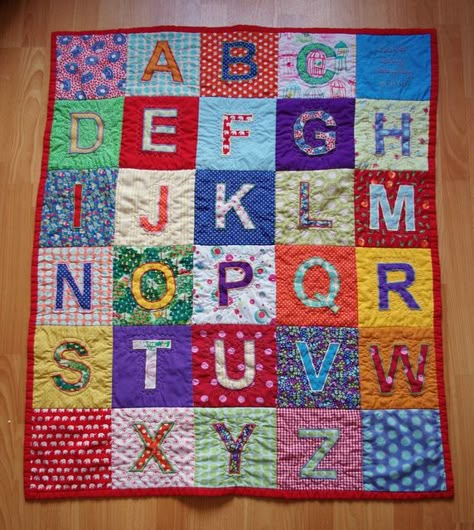 Great alphabet quilt!  @Heidi Haugen Haugen Haugen Steiner how hard do you think this would be?? Kid Quilts Patterns, Alphabet Quilt, Kid Quilts, I Spy Quilt, Quilts For Kids, Baby Patchwork Quilt, Baby Quilt Ideas, Kids Quilts, Patchwork Baby