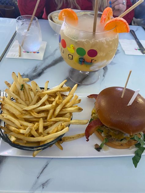 #Sugarfactory #travel #oralndo #foodie Sugar Factory Drinks, The Sugar Factory, Brunch Catering, Sweets Photo, Spam Post, Sugar Factory, 21 Birthday, Insta Inspiration, Girl Dinner