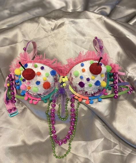 Diy Rave Outfits, Rave Ideas, Diy Bra, Rave Outfits, Iron On Patches, Festival Bra, Personal Style, Festival, Bra