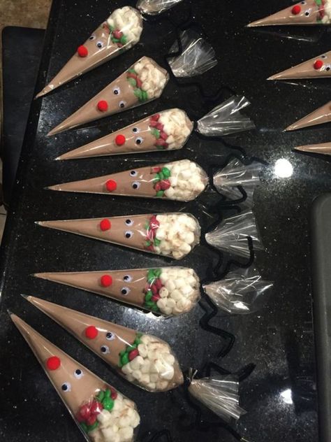 Hot Chocolate Cones, Hot Chocolate Favors, Reindeer Hot Chocolate, Chocolate Cone, Christmas Tree Cupcakes, Chocolate Santa, Teacher Holiday Gifts, Christmas Cake Pops, Chewy Sugar Cookies