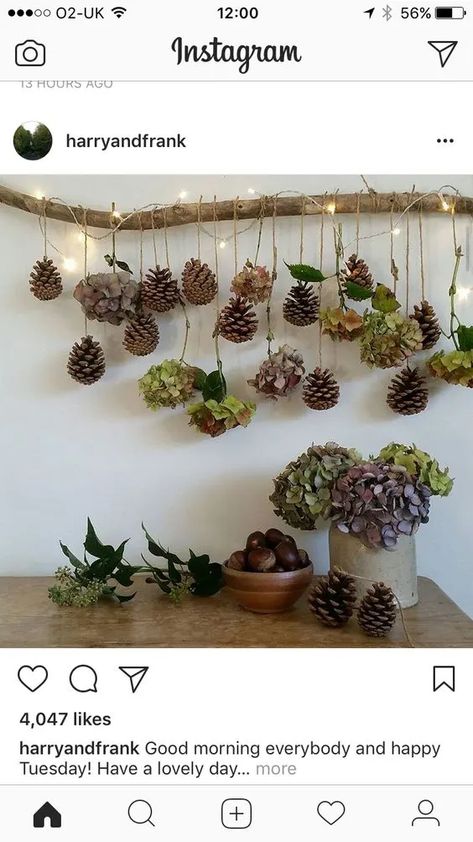 100 Easy-to-Make Christmas Decorations for Your Home - Holidappy Summer Mantle, Deco Nature, Cones Crafts, Pine Cone Crafts, Summer Decorating Ideas, Summer Home, Diy Home Decor Easy, Deco Floral, Summer Decorating