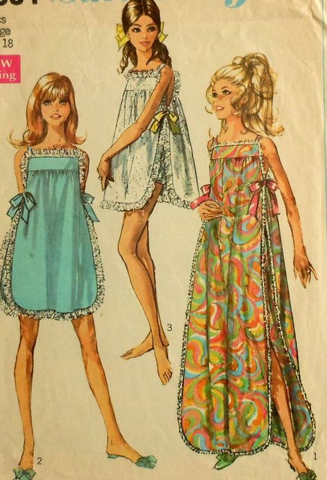 Nightgown Sewing Pattern, Night Ware, Patron Vintage, Vintage Dress Patterns, Vintage Nightgown, Simplicity Sewing, Simplicity Sewing Patterns, 1960s Fashion, Loose Style