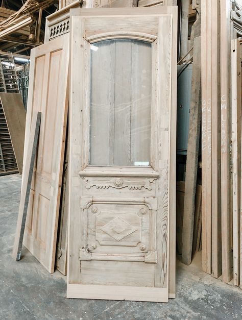 French Country Doors Interior, Vintage French Doors Interior, Vintage Wood Doors, Unique Interior Door Ideas, Farmhouse French Doors Exterior, Window Over Front Door, Old Home Design, Pantry Doors Ideas, Vintage Pantry Door