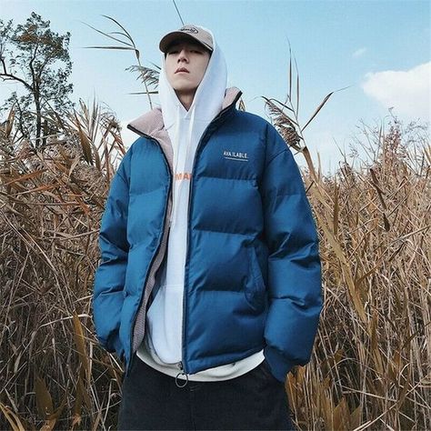 Street Styles 2023, Blue Puffer Jacket Outfit, Down Jacket Outfit, Puffer Jacket Outfit Men, Puffer Jacket Outfits, Winter Drip, Jacket Outfit Men, Outfits Street Styles, Winter Board