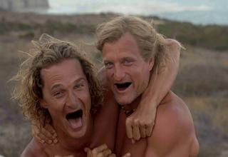 Matthew McConaughey and Woody Harrelson Alright Alright Alright, Woody Harrelson, Surfer Dude, True Detective, Twitter Trending, It Movie Cast, Matthew Mcconaughey, Two Men, Film Serie