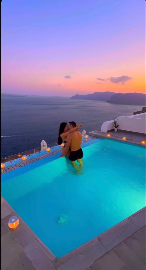 Couples In Greece, Greece Couple, Couples Vacation Photos, Greece Honeymoon, Honeymoon Destination Ideas, Romantic Honeymoon Destinations, Luxury Honeymoon, Honey Moon, Couples Vacation