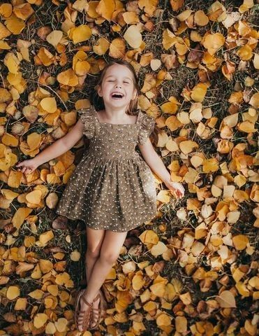 Two Year Old Photoshoot Ideas, Kids Fall Photoshoot Ideas, Fall Photoshoot Ideas For Kids, Toddler Outdoor Photoshoot, Kid Photoshoot Ideas, Photo Illusion, Toddler Photoshoot, Fall Pics, Fall Shoot