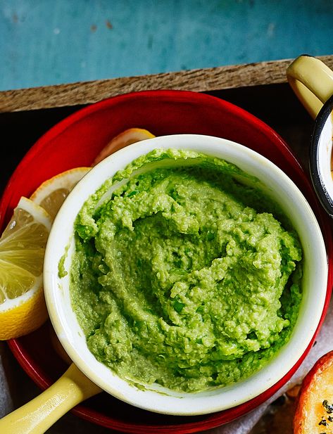 Minty mushy peas Irish Recipes Authentic, Mushy Peas, Soft Foods, Cooking Advice, Pea Recipes, Irish Recipes, British Food, Food Trends, Healthy Dishes