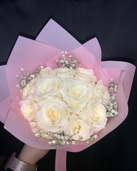 Roses Bouquet Gift, White Rose Bouquet, Beautiful Bouquet Of Flowers, Beautiful Bouquet, Rose Bouquet, White Roses, Flowers Bouquet, Valentine Gifts, White