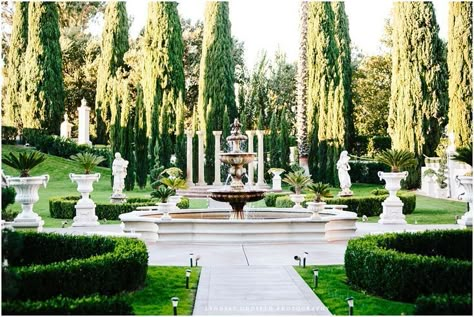 Garden weddings are the best! Garden Mansion, Grand Island Mansion, Island Mansion, Garden On A Hill, Garden Wedding Venue, Luxury Garden, Classic Garden, Mansion Wedding, Garden Fountains