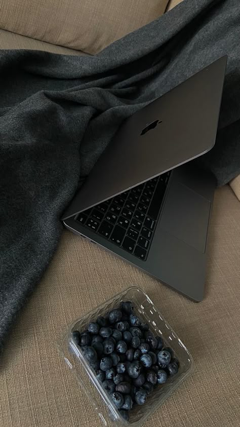 💻 Macbook Pro 16 Inch, New Macbook Pro, Newest Macbook Pro, Macbook Pro 13 Inch, Collage Background, New Macbook, Keyboard Cover, Study Motivation Inspiration, Instagram Foto