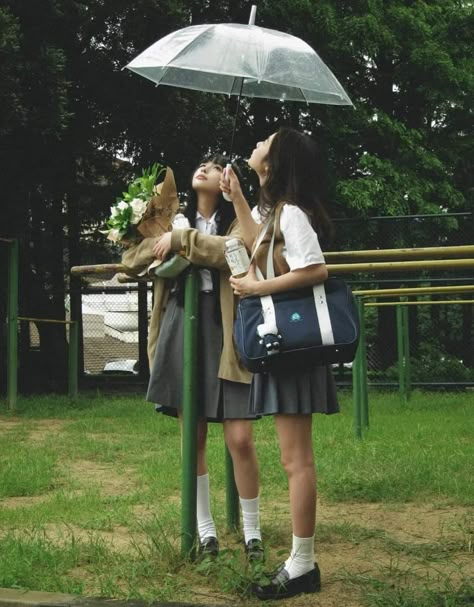 Rainy Day In Japan, Umbrella Pose, Japan Vibes, Debut Ideas, Blue Springs Ride, Japan Outfit, People Icon, Japan Aesthetic, Best Friend Photos