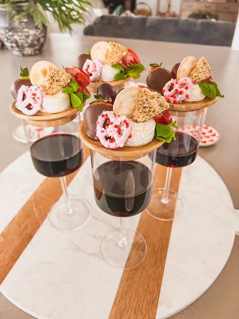 You’ll Fall in Love with These Mini Charcuterie Wine Glass Plates! - Charcuterie Wine Glass Ideas, Charcuterie Wine Glass Topper, Small Charcuterie Plate Ideas, Charcuterie Glass Cups, Wine Charcuterie Board Ideas, Mini Charcuterie Plates, Charcuterie Wine Glasses, Wine Glass Charcuterie Board, Wine And Charcuterie Party