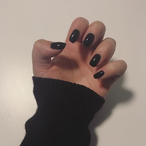 Plain Black Nails Short, Black Nails Natural, Small Black Nails, Plain Black Nails, Black Nails Short, Plain Nails, Black Acrylic Nails, Hair Pack, Black Nail Polish