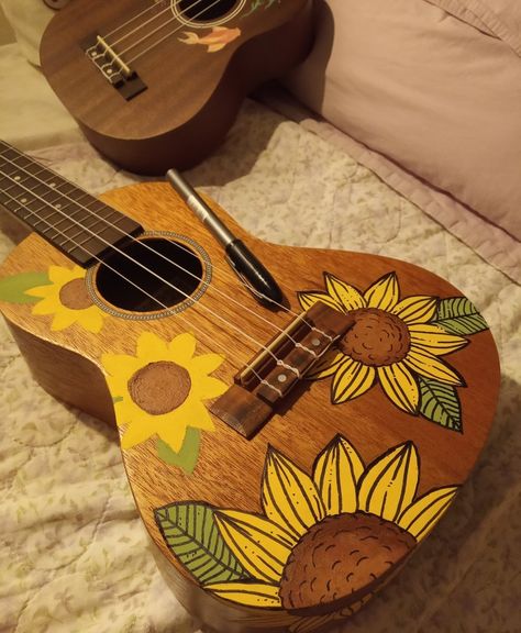 Painted Ukulele, Guitar Art, Willy Wonka, Ukelele, Guitar Design, Creative Projects, Ukulele, Guitar, Paintings