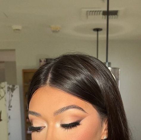 Brown Tone Makeup Looks, Light Brown Eyeshadow Natural Looks, Neutral Brown Eyeshadow, Eyeshadow Ideas For Brown Eyes, Nude Eyeshadow Looks, Soft Brown Eyeshadow, Older Makeup, Types Of Colors, Brown Eyeshadow Looks