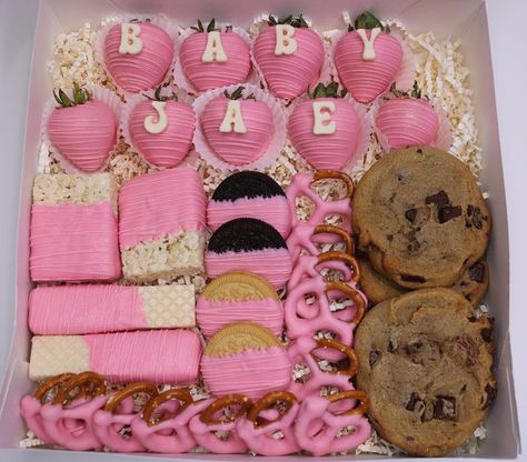 Dipped Treat Boxes, Chocolate Dipped Treat Boxes, Sweet Treat Box Ideas, Treat Business Ideas, Chocolate Covered Treats Box Ideas, Dessert Treat Boxes, Treat Boxes Ideas Packaging, Dessert Box Ideas, Treat Boxes Ideas Sweets