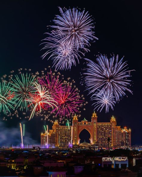 Uae Photography, Dubai Atlantis, Dubai Photography, City Dubai, New Year Fireworks, Al Ain, Dubai City, Beautiful Photoshoot, Dubai Uae