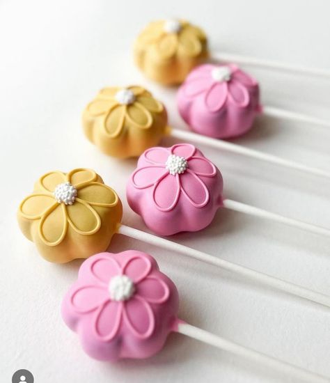 Groovy One First Birthday Cake Pops, Retro Cake Pops, 70s Themed Desserts, Pink And Orange Cake Pops, Flat Cake Pops Designs, Cake Pop Discs, Wildflower Cake Pops, Baby In Bloom Cake Pops, Groovy Cake Pops