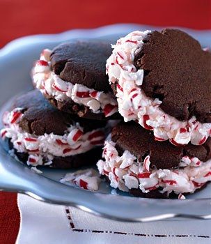 Chocolate Candy Cane Cookies Peppermint Oreos, Chocolate Cake Mix Cookies, Chocolate Peppermint Cookies, Peppermint Brownies, Peppermint Cream, Candy Cane Cookies, Whoopie Pie, Thm Desserts, Chocolate Sandwich