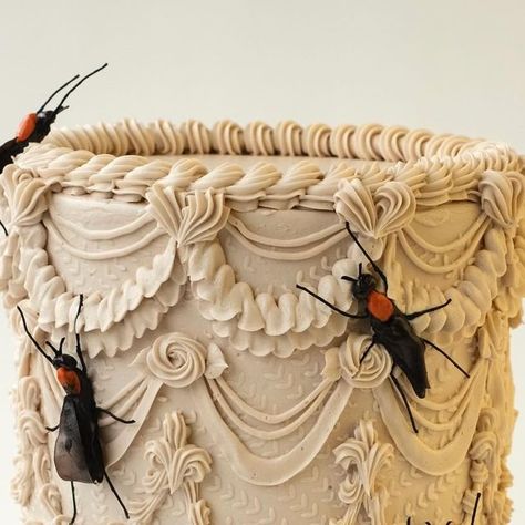 Vegan Treats, Inc. on Instagram Dark Vintage Cake, Vintage Halloween Cake, Ethereal Birthday, Love Bug Cake, Gothic Birthday Cakes, Bug Birthday Cakes, Victorian Cakes, Scary Cakes, Spooky Cake