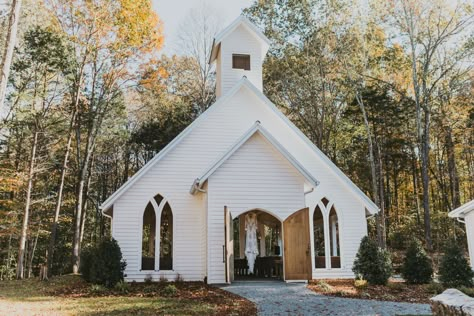 Firefly Lane Dickson Tn, Wedding Chapels In Tennessee, Tennessee Chapel Wedding, Firefly Lane Chapel, Firefly Lane Wedding, Mountain Chapel Wedding, Open Air Chapel Wedding, Bridal Bbq, Small Chapel Wedding