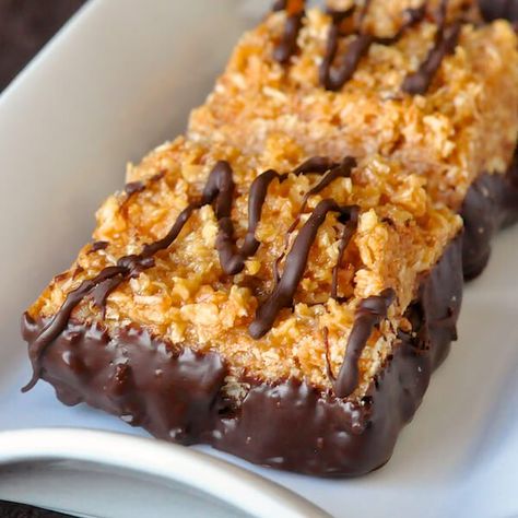 Easy Samoa Bars Samoa Bars, Chocolate Cookie Bars, Caramel Coconut, Rock Recipes, Coconut Chocolate, Sweet Bar, Cookie Bar, Coconut Caramel, Food Stamps