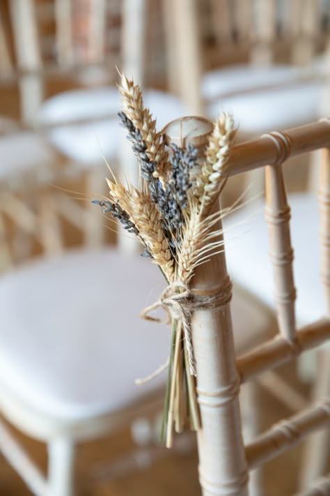 Wheat Flowers Decoration, Lavender And Wheat Wedding Decor, Wheat Flower Bouquet, Dried Wheat Decor Wedding, Lavender And Wheat Tattoo, Dried Lavender Wedding Decor, Wheat Decorations Wedding, Wedding Decorations Dried Flowers, Lavender Wheat Bouquet