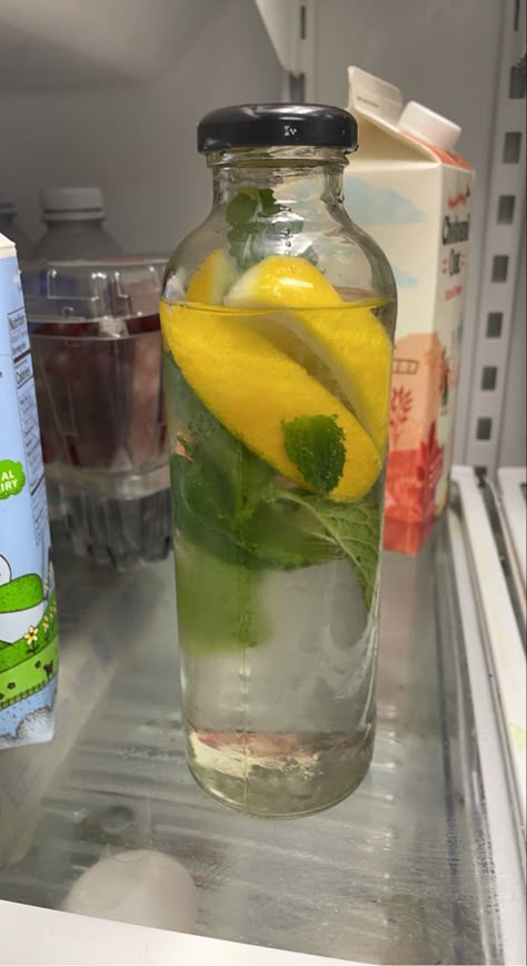 Detox mint and lemon water #water #recipe #aestheticdrink #healthylifestyle #healthyfood #detoxdrinks #mint #lemon Lemon And Mint Water, Cucumber And Lemon Water, Hot Water With Lemon, Lemon Mint Water, Water With Lemon, Lemon And Mint, Mint Water, Drinking Hot Water, Lemon Water Benefits