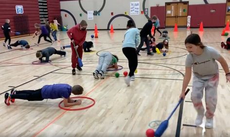 Simple Frisbee Activities | peuniverse.com Pe Challenges, Elbow Plank, Floor Hockey, Kids Exercise Activities, Ball Hockey, Gym Games For Kids, Elementary Physical Education, Elementary Pe, Physical Education Lessons