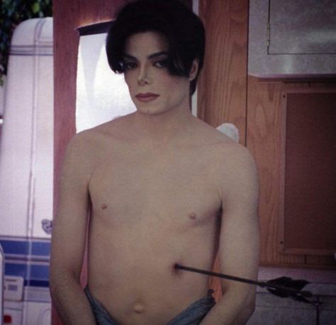 'You Are Not Alone' New photos Michael Jackson Images, Michael Jackson Hot, Michael Jackson Bad Era, Gary Indiana, Michael Jackson Rare, Photos Of Michael Jackson, Quincy Jones, Joseph Jackson, Michael Jackson Pics