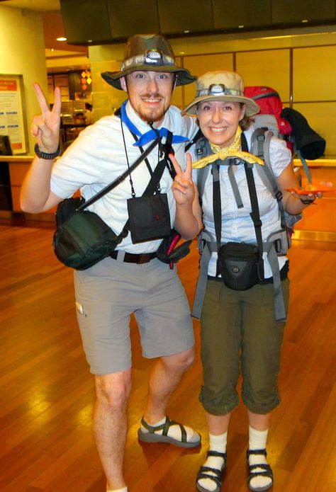 Tourist Costume Ideas, Tacky Tourist Costume, Bonnie And Clyde Halloween, Tourist Costume, Tacky Tourist, Halloween Couples Costumes, Bonnie And Clyde Halloween Costume, Scary Halloween Food, Tourist Outfit