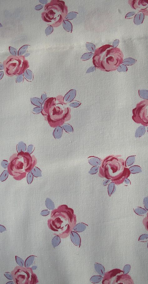 Laura Ashley Bibi Lavender Bibi Wallpaper, Paper Tiles, Flowers Geometric, I Love Wallpaper, Lavender Fabric, Laura Ashley Vintage, Anything Pink, Patterned Wallpaper, Prints Ideas