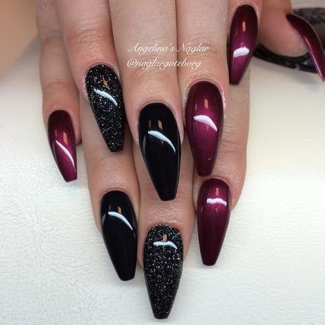 395 Likes, 8 Comments - Angelina Rossi (@naglargoteborg) on Instagram: “Black, Black cherry, glittermix ” French Pedicure, Maroon Nails, Her Nails, Super Nails, Fabulous Nails, Fancy Nails, Nail Arts, Creative Nails, Gel Nail Art