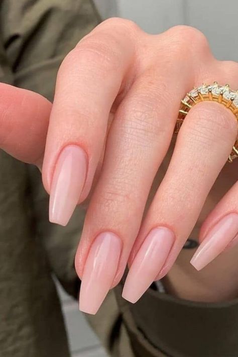 Pink coffin nails are so popular in 2021 in Spring and Summer. What are coffin nails (ballerina nails), and how is it made? Coffin nails, which are becoming the most popular trend now, are not developing rapidly, and the acrylic nails style that requires long nails to allow files on one side and knife points on the other is also known as nails for coffins. Natural Looking Nails, Milky Nails, Coffin Shape Nails, Unique Acrylic Nails, Ballerina Nails, Pink Acrylic Nails, Acrylic Nails Coffin, Nails Coffin, Coffin Nails Designs