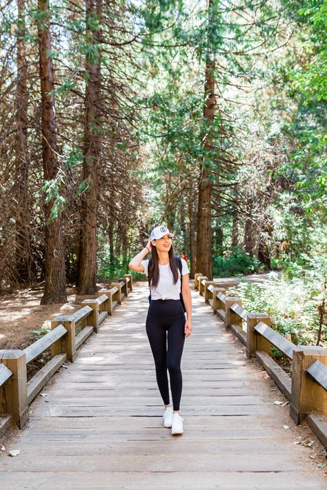 What to Wear for Yosemite National Park in Early September What To Wear To A National Park, Yosemite Summer Outfit, What To Wear To The Redwoods, Montana September Outfits, September California Outfits, Outfits For Yosemite National Park, National Park Outfit Ideas Summer, Yellowstone National Park Outfits Summer, Hiking Outfit Yosemite