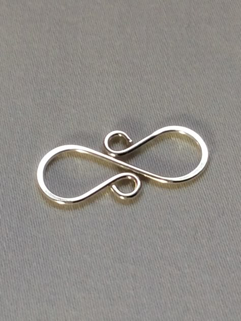 Etsy Jewelry Handmade, Wire Wrapped Jewelry Diy, Jewelry Hooks, Bijoux Fil Aluminium, Bracelets Handmade Diy, Jewelry Connectors, Men Rings, S Hook, Diy Wire Jewelry