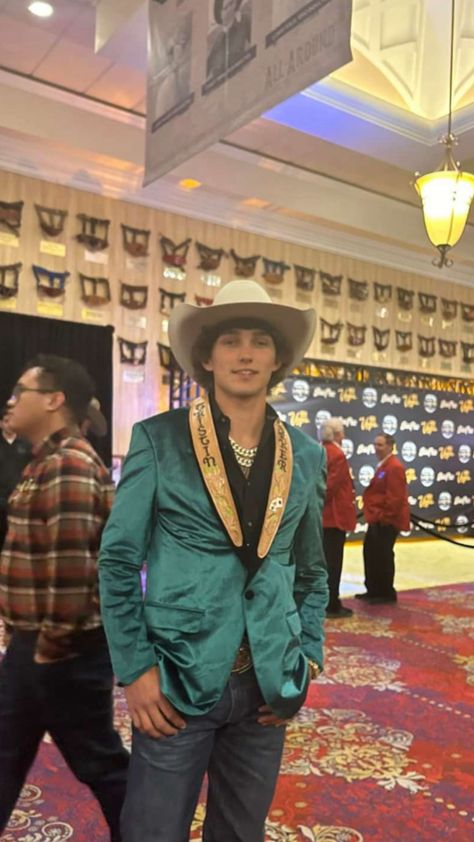 Rodeo Guys, Jb Mauney, Cute Cowboys, Country Guys, Best Country Singers, Cute Horse Pictures, Guy Pics, Cute Guy Pics