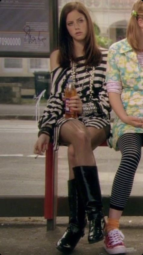 Effy Stonem Style, Effy Stonem, Skin Aesthetics, Skins Uk, Fashion Tv, Aesthetic Outfits, Season 3, Fitness Inspo, Aesthetic Clothes