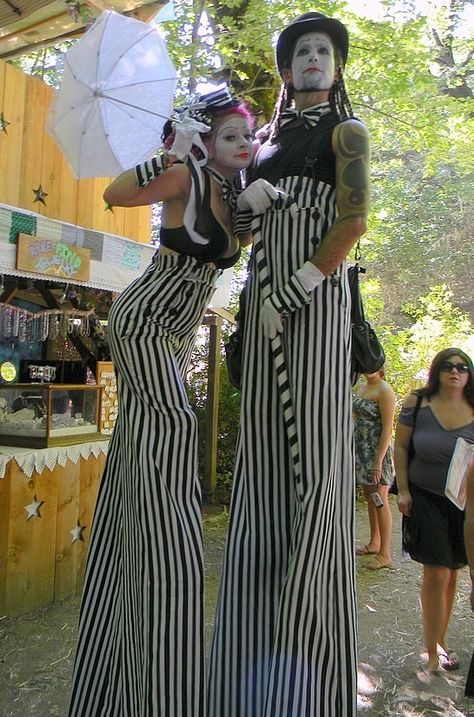 Oregon country fair Mime Clown, Oregon Country Fair, Stilt Costume, Stilt Walker, Fair Costume, Afrika Burn, Aerial Costume, Halloween Circus, Fire Festival